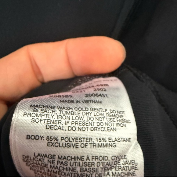 ❇️Columbia Classic Black Top 2 for $22❇️ - Picture 3 of 4